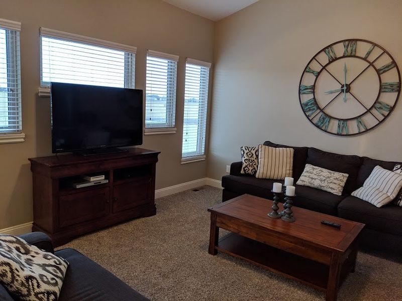 322 Springlake Ct, Newton, KS 67114