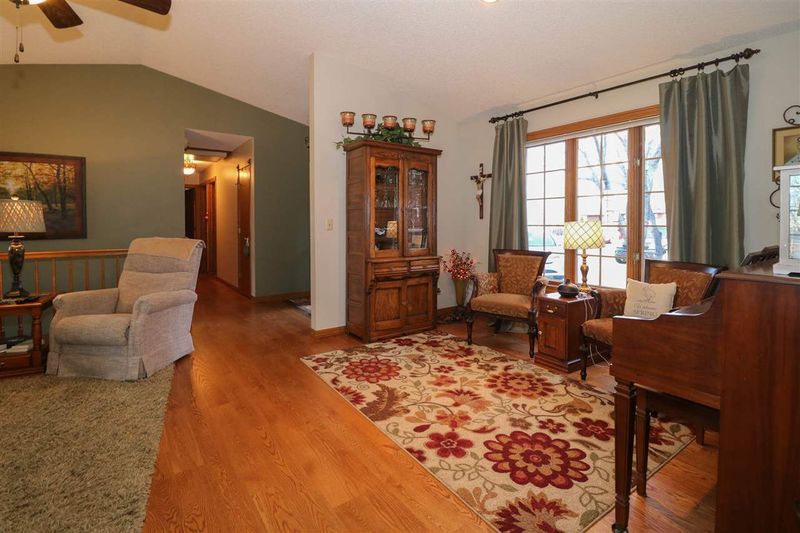 705 E Heidi Ln, Mulvane, KS 67110