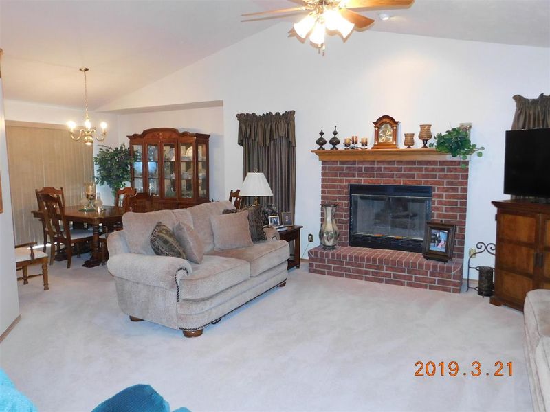 415 E Catalpa St, Derby, KS 67037