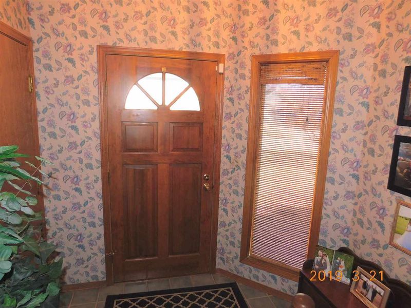 415 E Catalpa St, Derby, KS 67037
