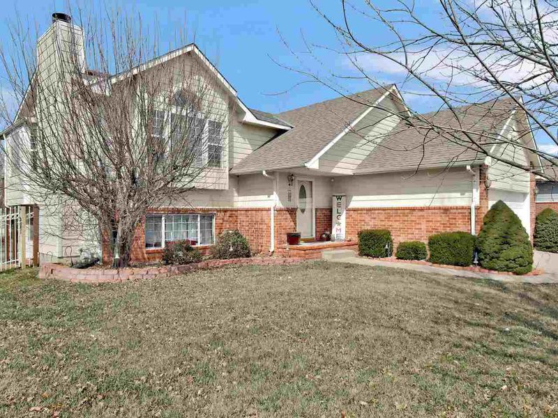 857 Plantation St, Maize, KS 67101