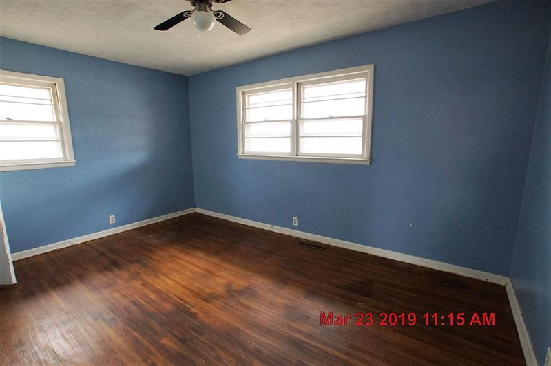 514 E 8th, Belle Plaine, KS 67013
