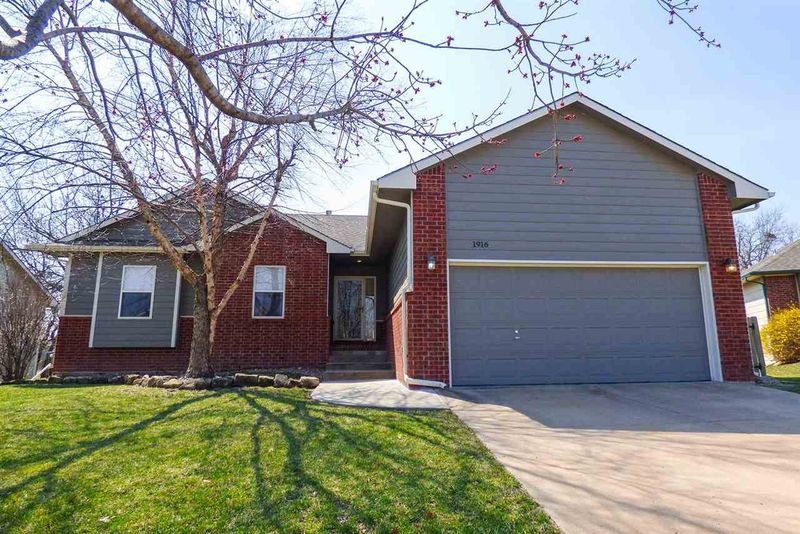 1916 N Beretta Ct, Andover, KS 67002