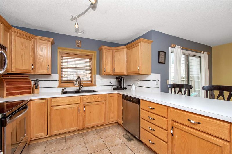 4536 N Glendale St, Bel Aire, KS 67220