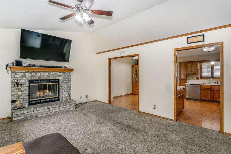 1815 S Cranbrook Ave, Wichita, KS 67207