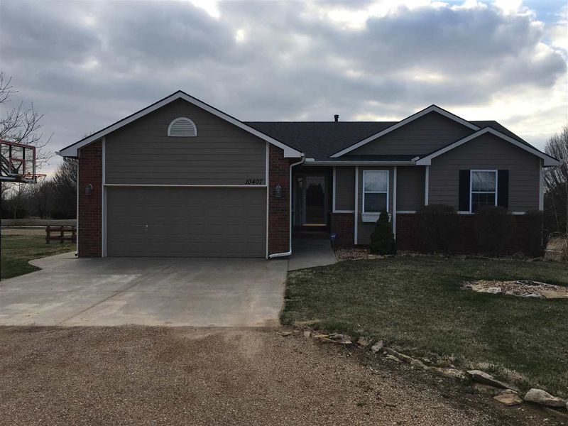 10407 S 100th St W, Clearwater, KS 67026