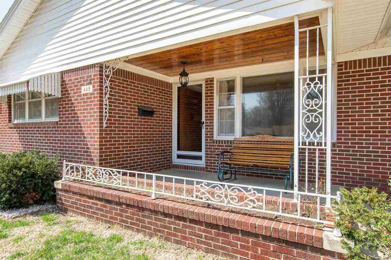 445 S Lakeview Dr, Derby, KS 67037