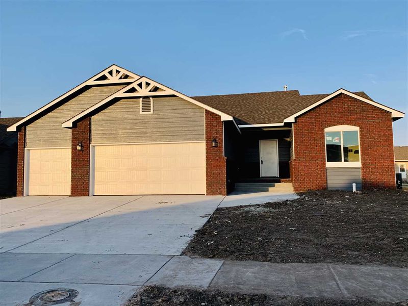 528 S Horseshoe Bnd, Maize, KS 67101