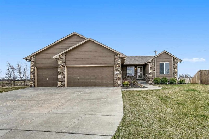 2103 E Clover Ct, Andover, KS 67002