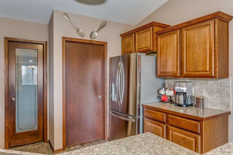 2103 E Clover Ct, Andover, KS 67002