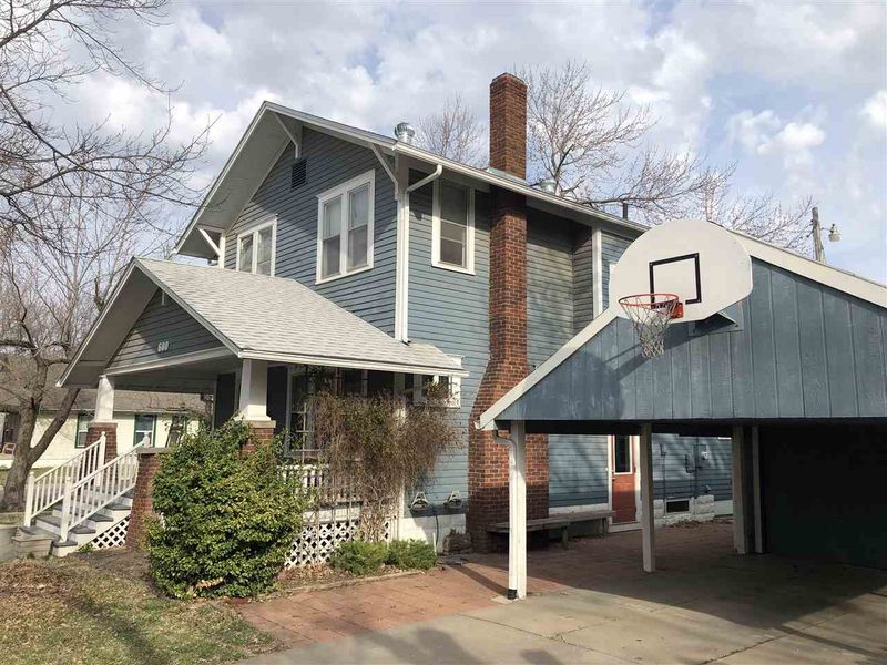 600 E 7th, Newton, KS 67114
