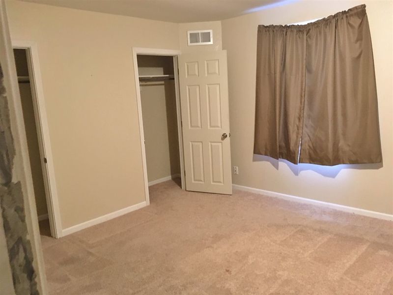 111 SW 11th St, Newton, KS 67114