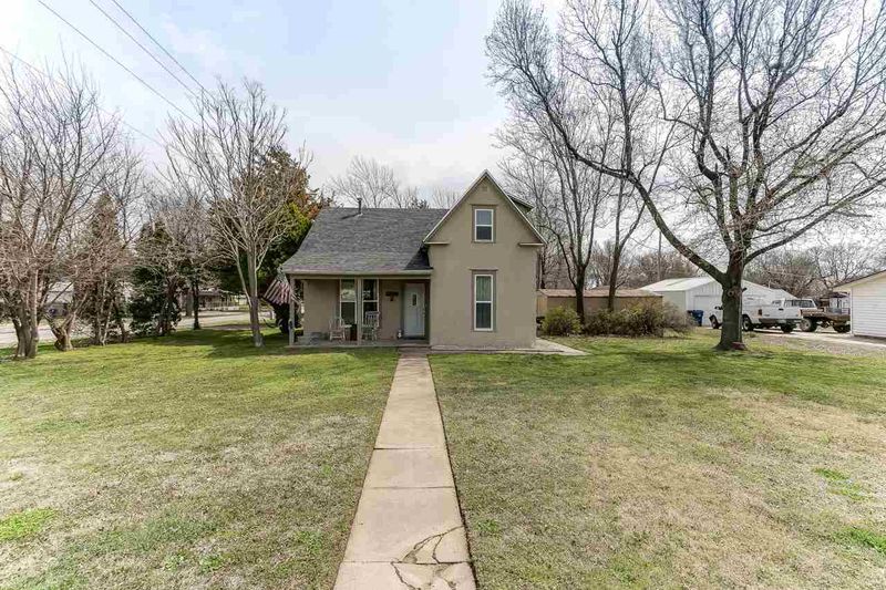 200 S 2nd, Clearwater, KS 67026