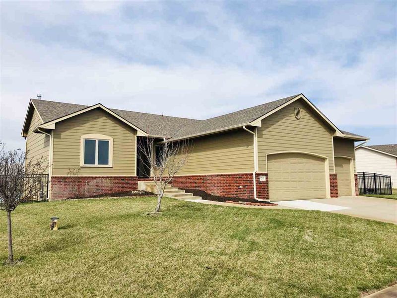 3213 S Bolin Dr, Wichita, KS 67215