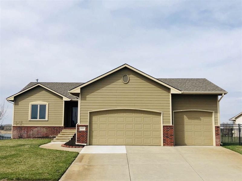 3213 S Bolin Dr, Wichita, KS 67215