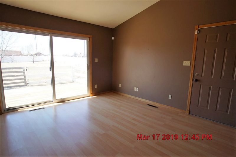 1117 Parkside Ln, Winfield, KS 67156