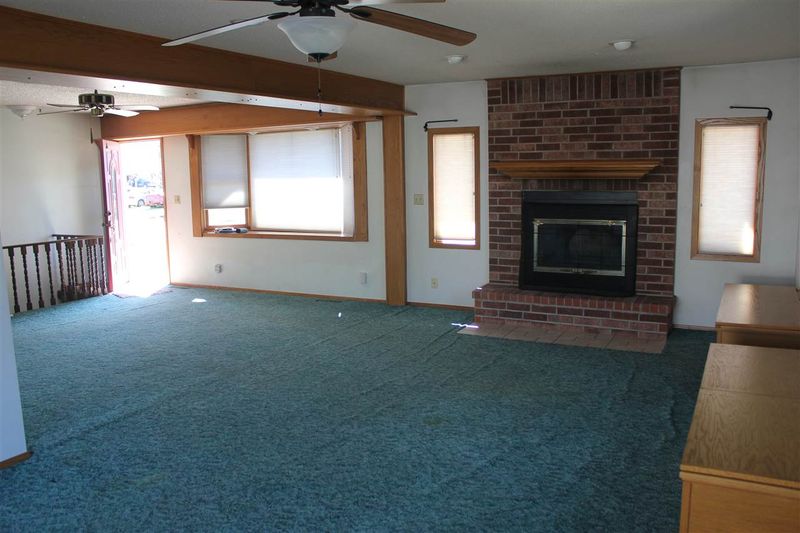 200 Estelle Ave, Newton, KS 67114