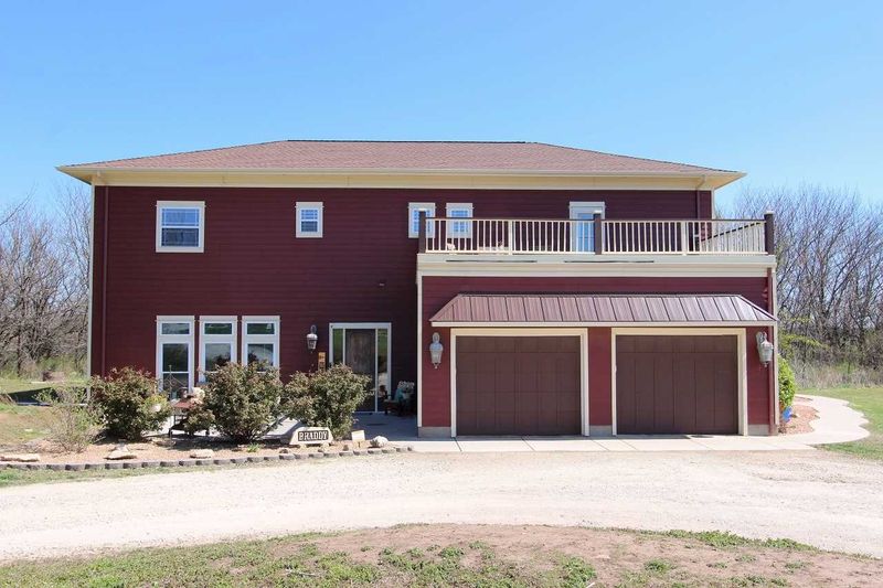1032 N Peach Rd, Udall, KS 67146