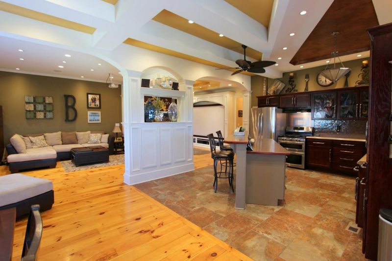 1032 N Peach Rd, Udall, KS 67146