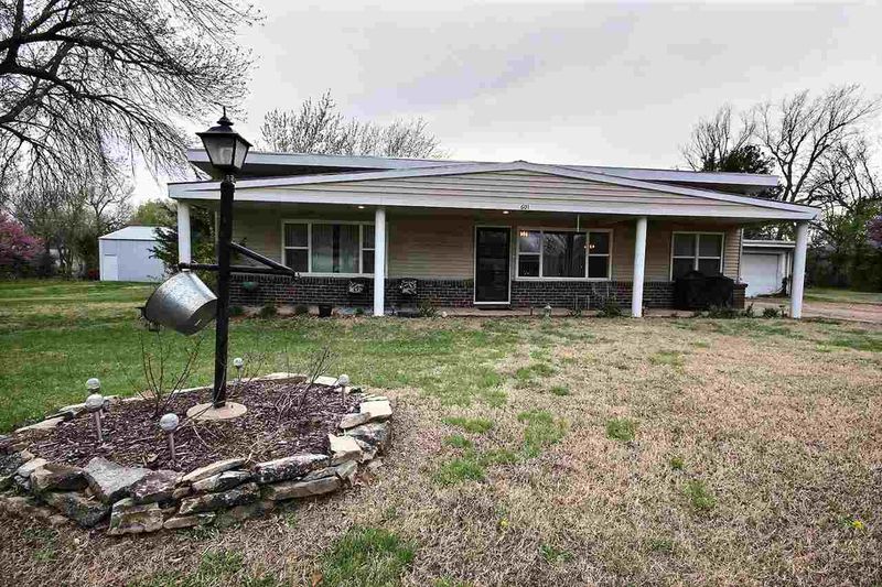 601 Prosperity Ln, Andover, KS 67002