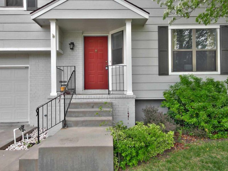 7425 E Winterberry Ct, Wichita, KS 67226