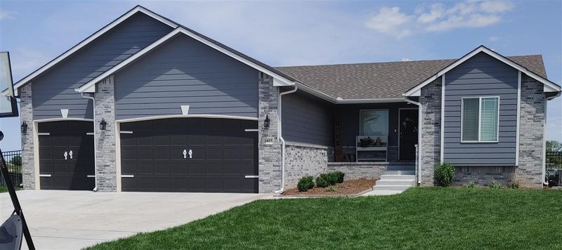 2417 E Summerwood Cir, Goddard, KS 67052