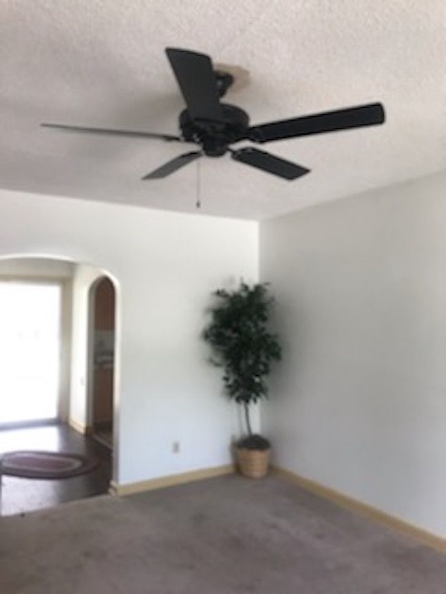 915 Harding St, Wichita, KS 67208