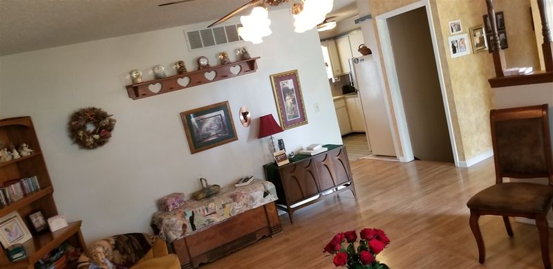 5 Windmill Ct, Valley Center, KS 67147