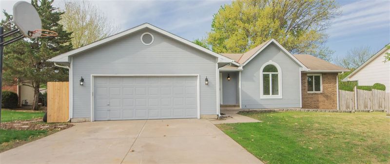 703 Heidi Ln, Mulvane, KS 67110-1200