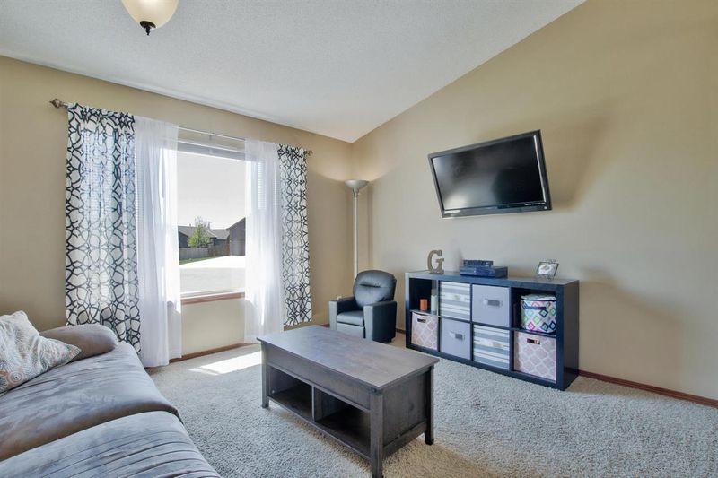 628 E Rolling View Ct, Park City, KS 67147
