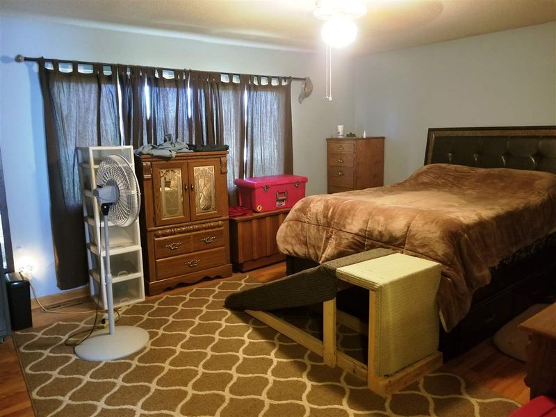 612 Michael Rd, Newton, KS 67114