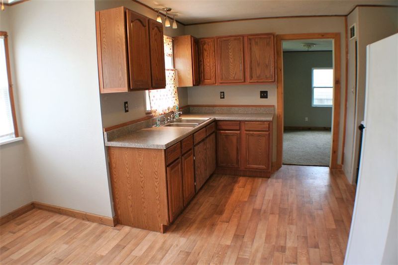 220 N Walnut St, Douglass, KS 67039
