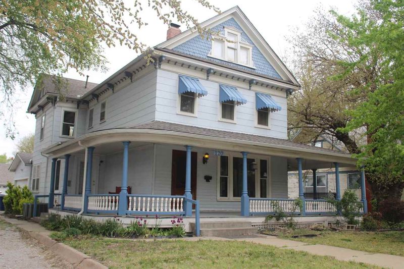 120 E 1st St, Newton, KS 67114