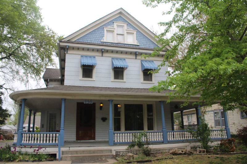 120 E 1st St, Newton, KS 67114