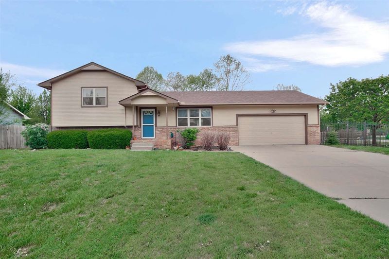 635 S Dublin, Andover, KS 67002