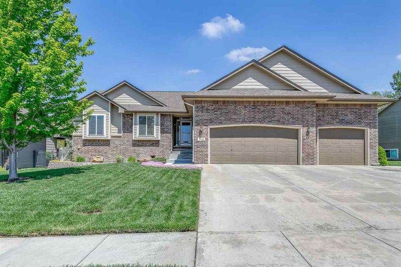 1112 E Rushwood Dr, Derby, KS 67037
