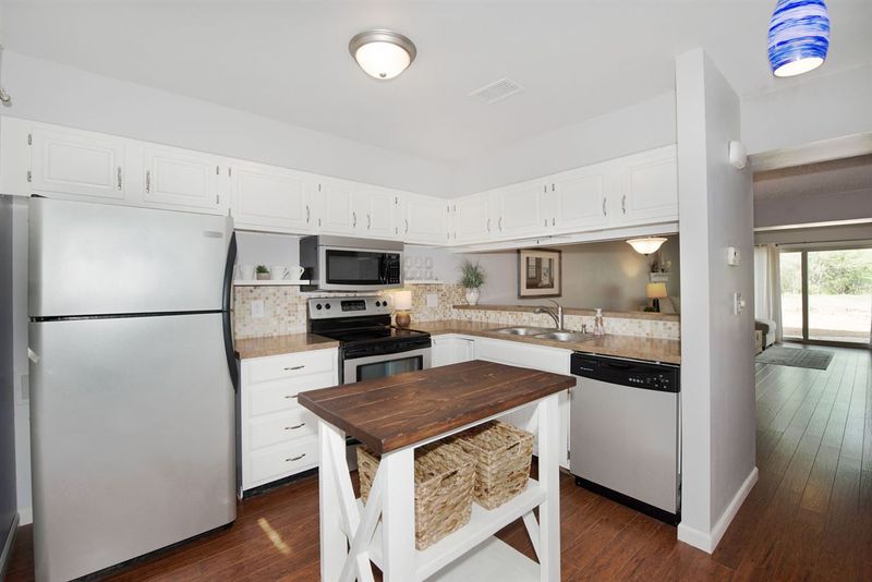 6 Lansdown St, Wichita, KS 67220