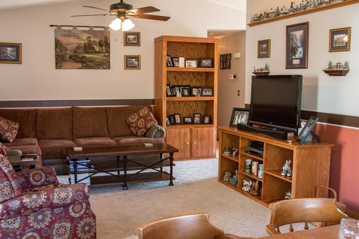 614 S Walnut St, Goddard, KS 67052