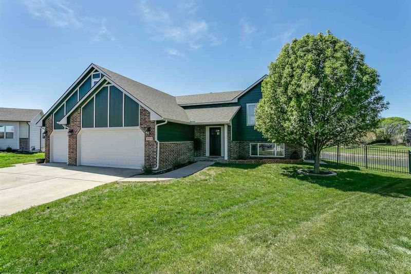 1604 E Winterset Cir, Goddard, KS 67052