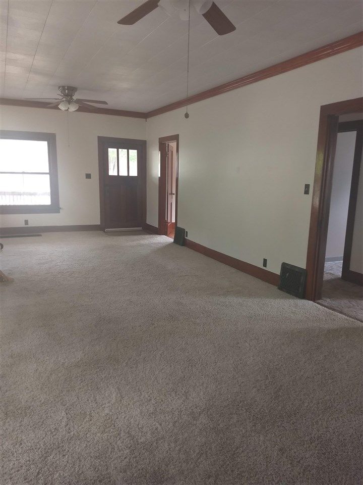219 E 5th, Halstead, KS 67056