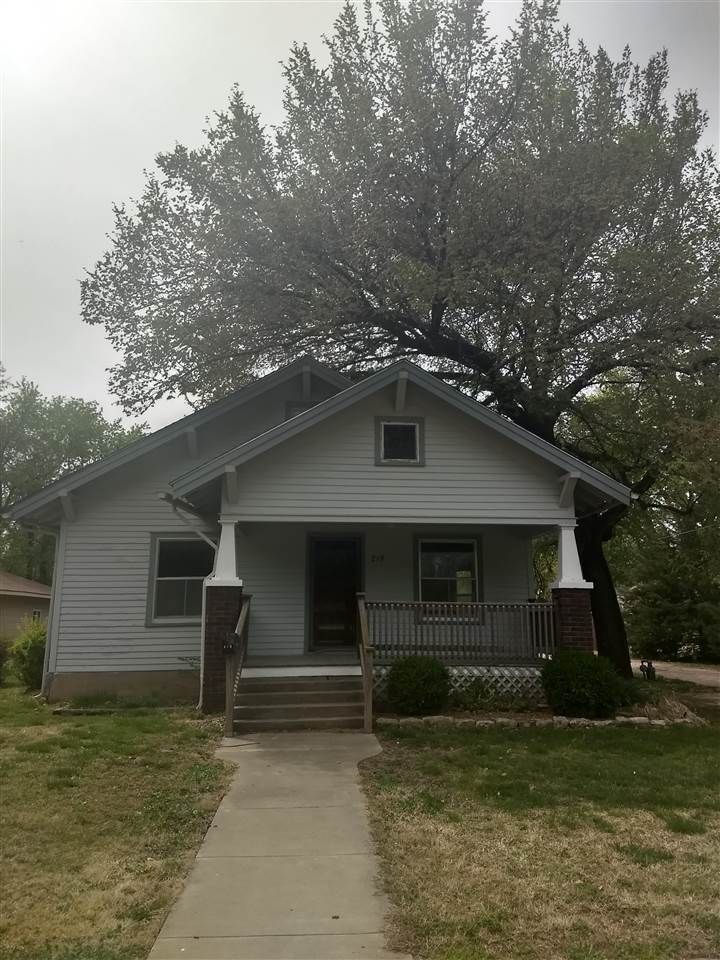219 E 5th, Halstead, KS 67056
