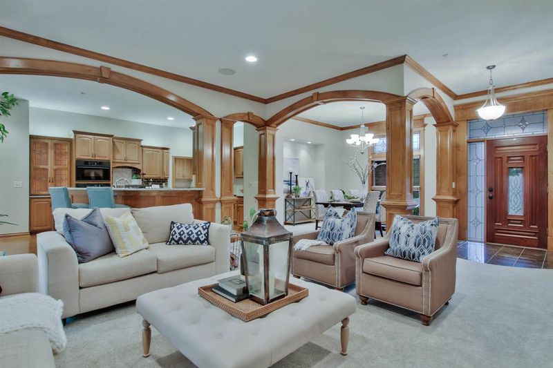 1624 E Tiara Pines Pl, Derby, KS 67037