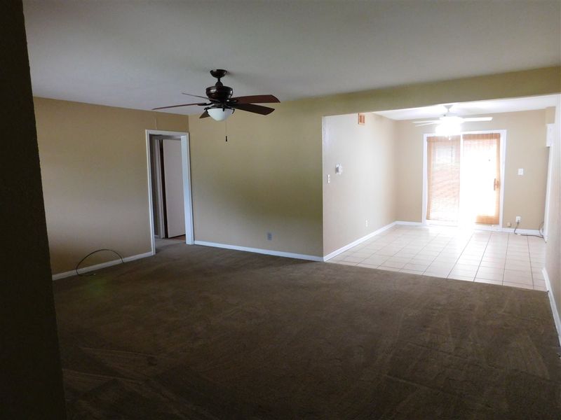 8301 E Morris, Wichita, KS 67207-2435