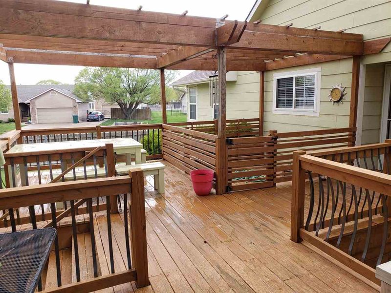 421 E Berry Ave, Rose Hill, KS 67133