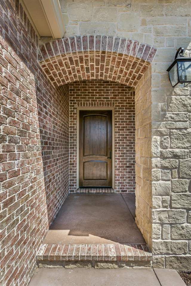 10512 E Genova, Wichita, KS 67206