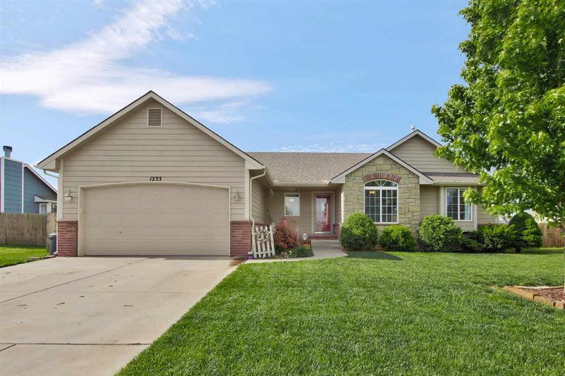 1233 Red River Dr, Clearwater, KS 67026