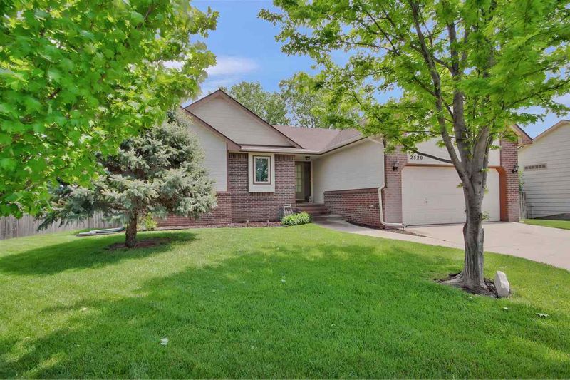 2520 N Pine Grove Cir, Wichita, KS 67205