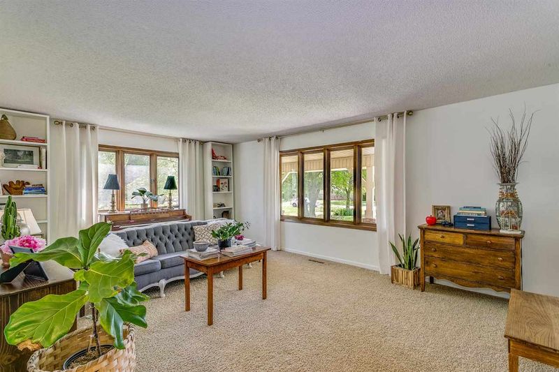 210 E Stanton Rd, Andover, KS 67002