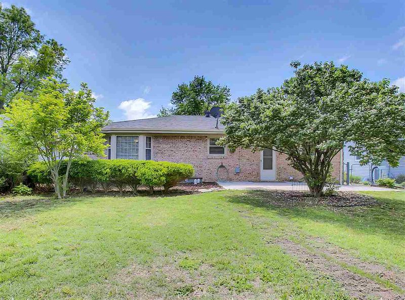 8214 E Bayley St, Wichita, KS 67207