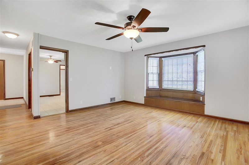 8214 E Bayley St, Wichita, KS 67207